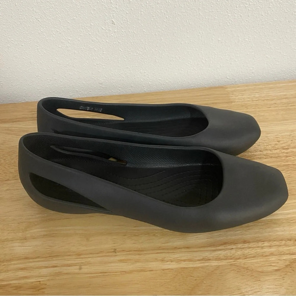 Crocs Iconic Comfort Black Sienna Flats Slip On Shoes Womens Size 7 205873 - Picture 1 of 6